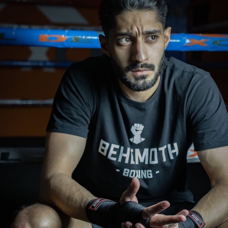 Boxer with branded t-shirt